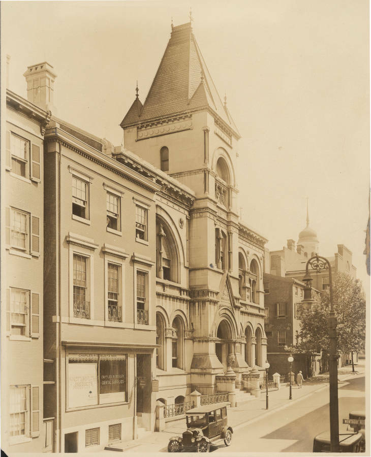 Central ibrary exterior 1886