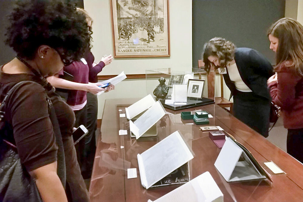 Pratt Contemporaries viewing Special Collections
