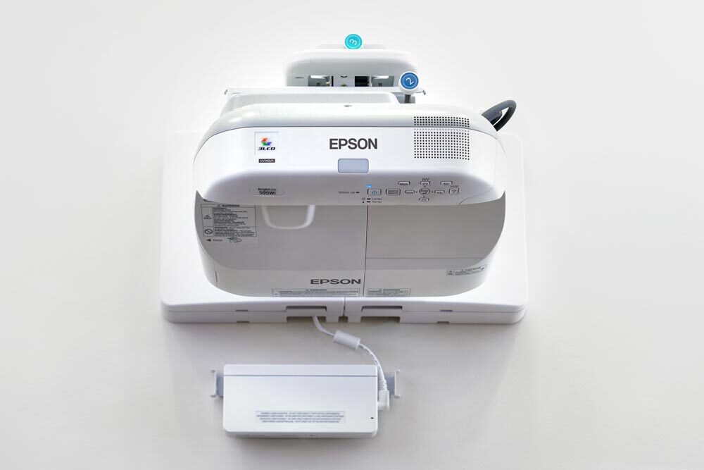 Canton meeting room - Epson projector